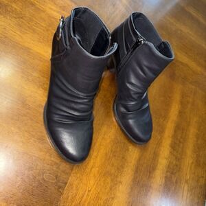 Baretraps Women's Reliance Bootie Black Size 7 M